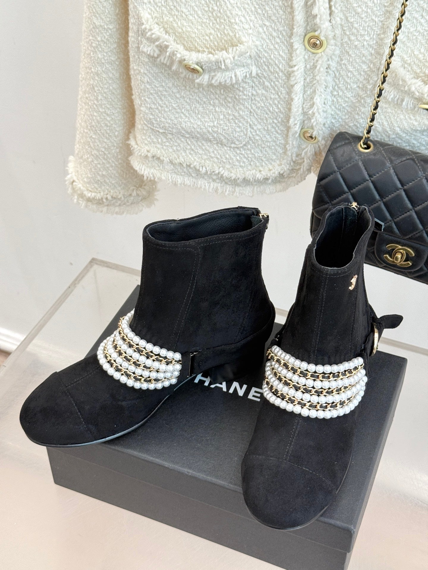 25ss new fashionable pearl chain ankle boots 0725090810