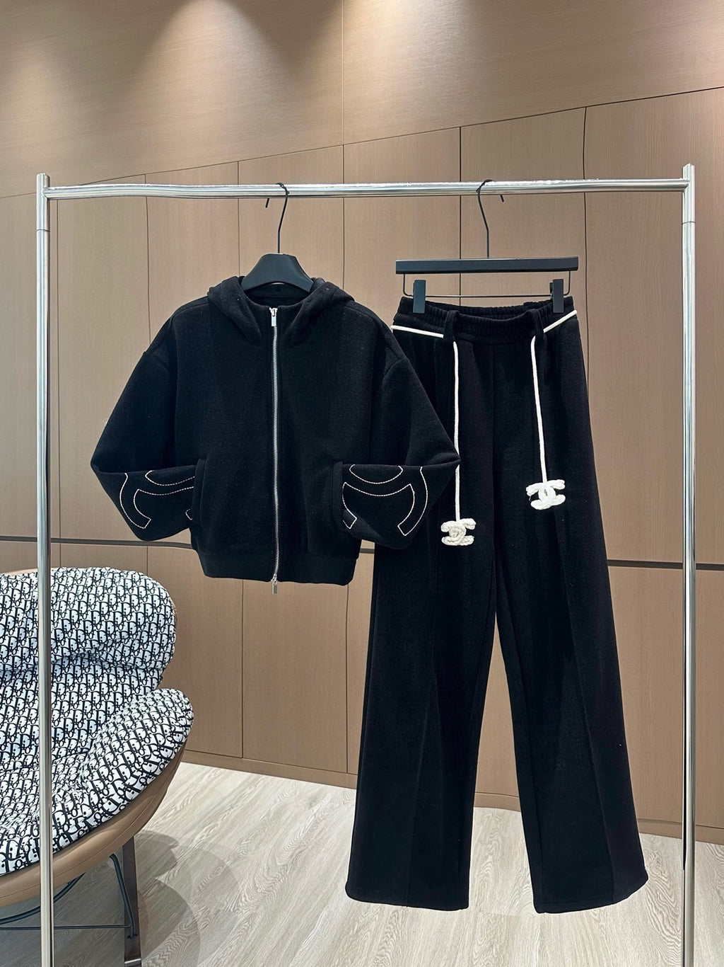 fashionable loose hooded casual suit 0724121111