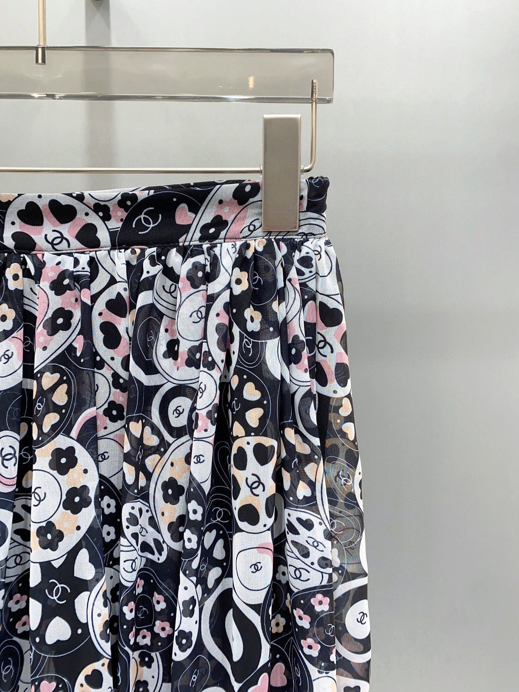 24 Printed shirt suit and skirt 1824042901