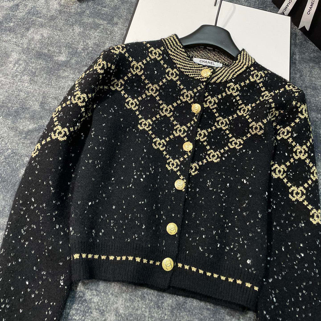 fashion gold thread jacquard custom gold buckle custom yarn gradient round neck long sleeve buttoned knitted sweater cardigan jacket XC0723112005