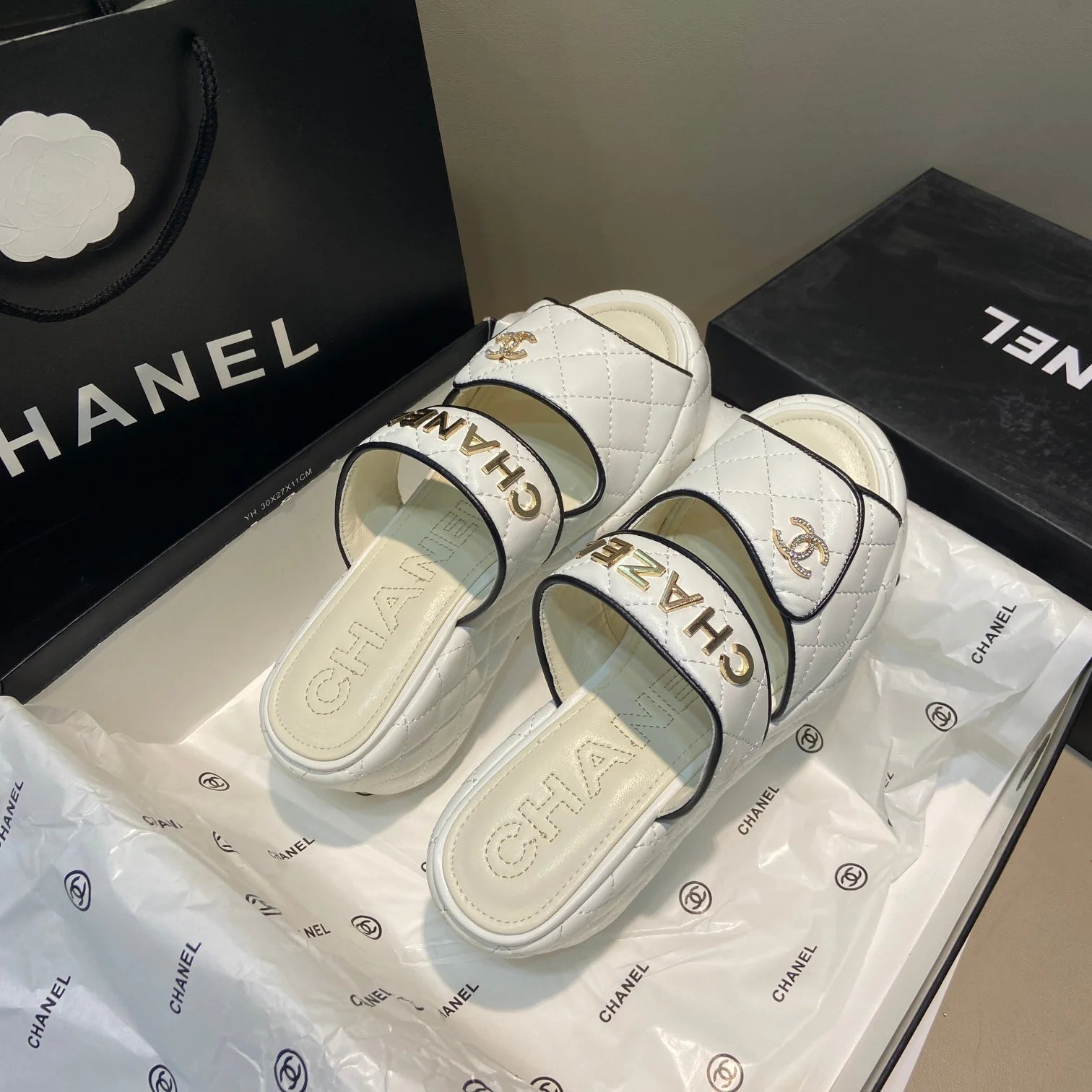 Luxury plaid fashion versatile thick sole sandals 1024061312