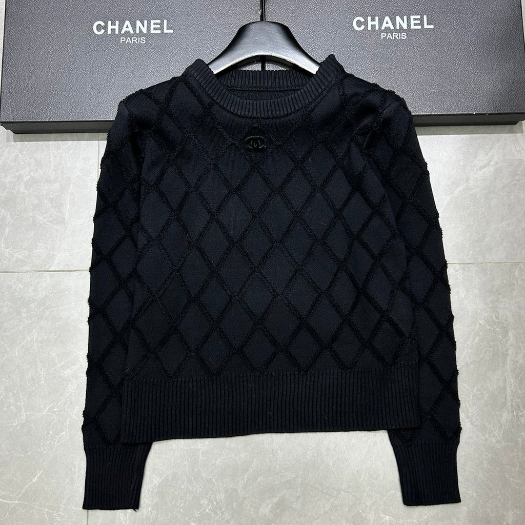 Line concave convex long sleeved sweater 1024102204