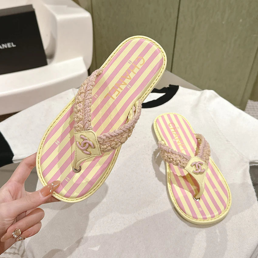 New fashionable and versatile women's sandals 1024071601