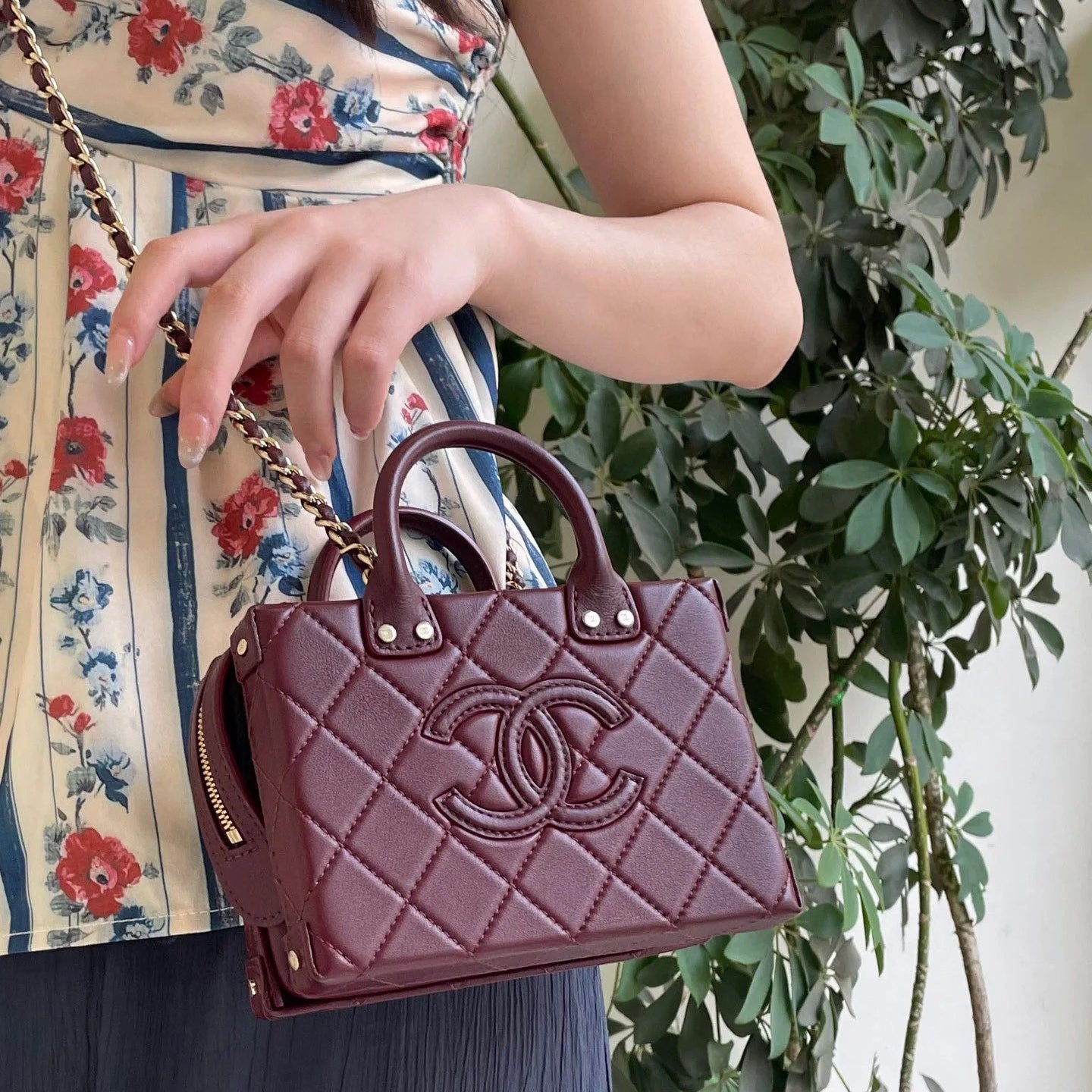 Retro Chain Bag Diamond Pattern Handle Cosmetic Bag Cosmetic Case 0725021301