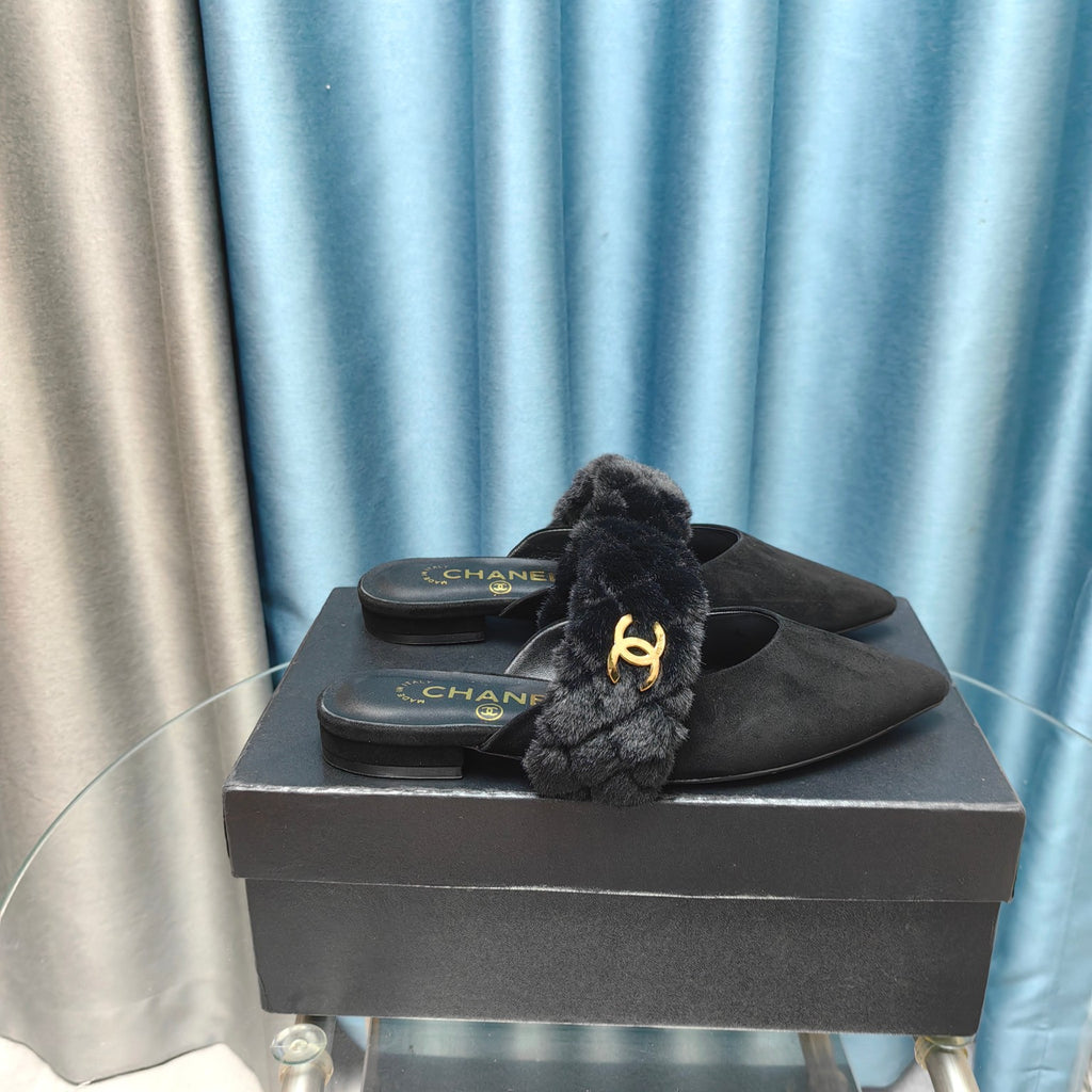Fashion Pointed Toe Plush Slippers 0725021002
