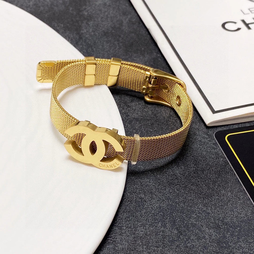 Luxury and versatile wristband 1024080506