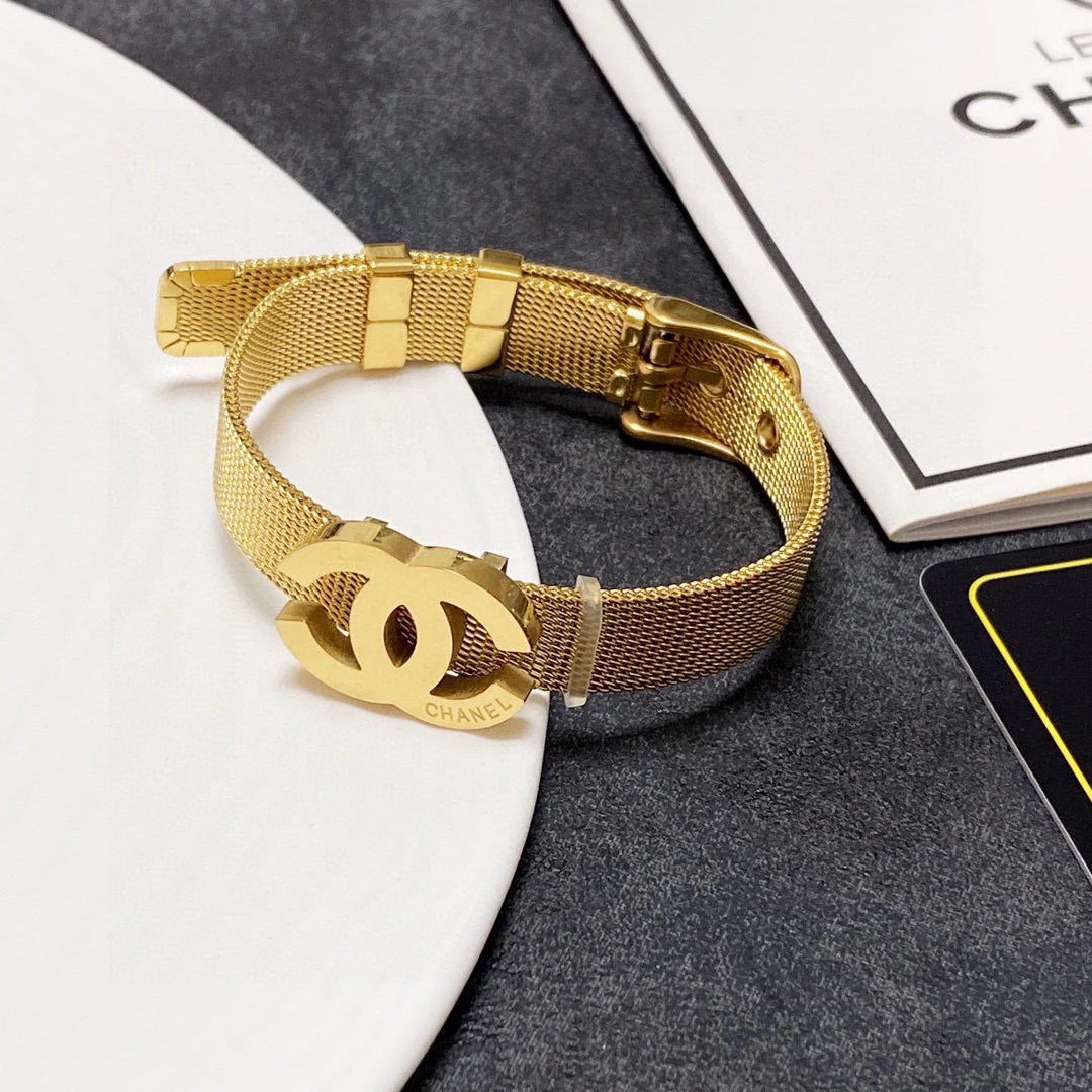 Luxury and versatile wristband 1024080506