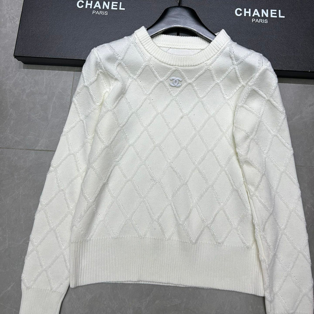 Line concave convex long sleeved sweater 1024102204
