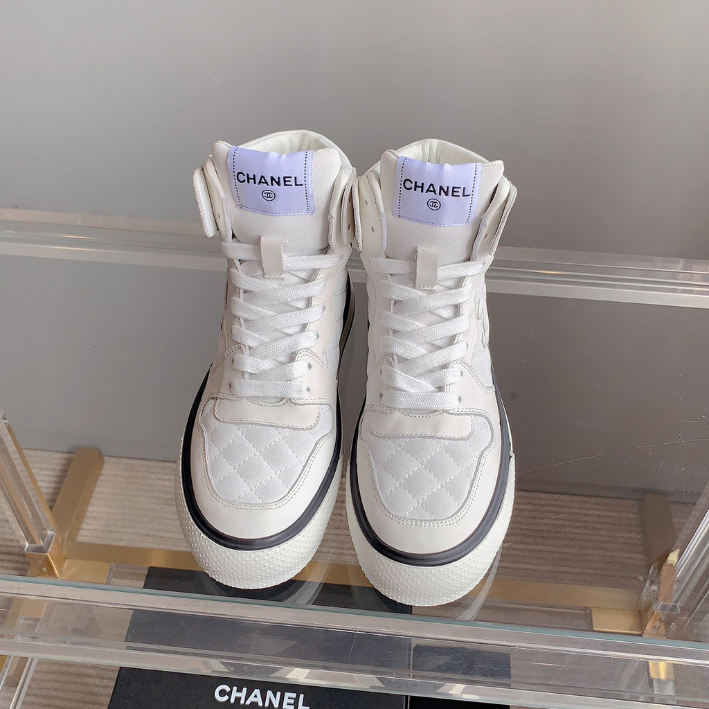 Classic versatile rhombus sneakers 1824061008