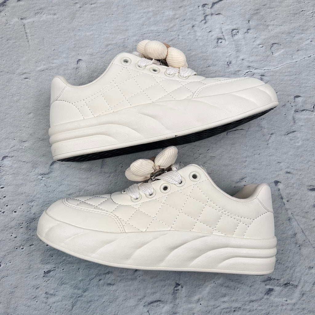 Chane1 Fashion Flower Rubber Sole Sneakers 0724031201