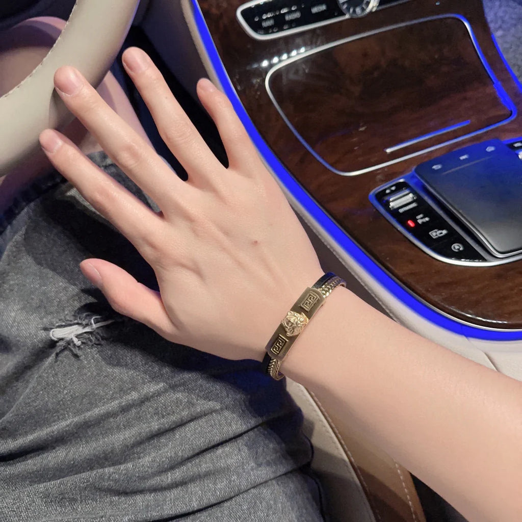 High quality trendy new style cowhide rope bracelet 1024040120