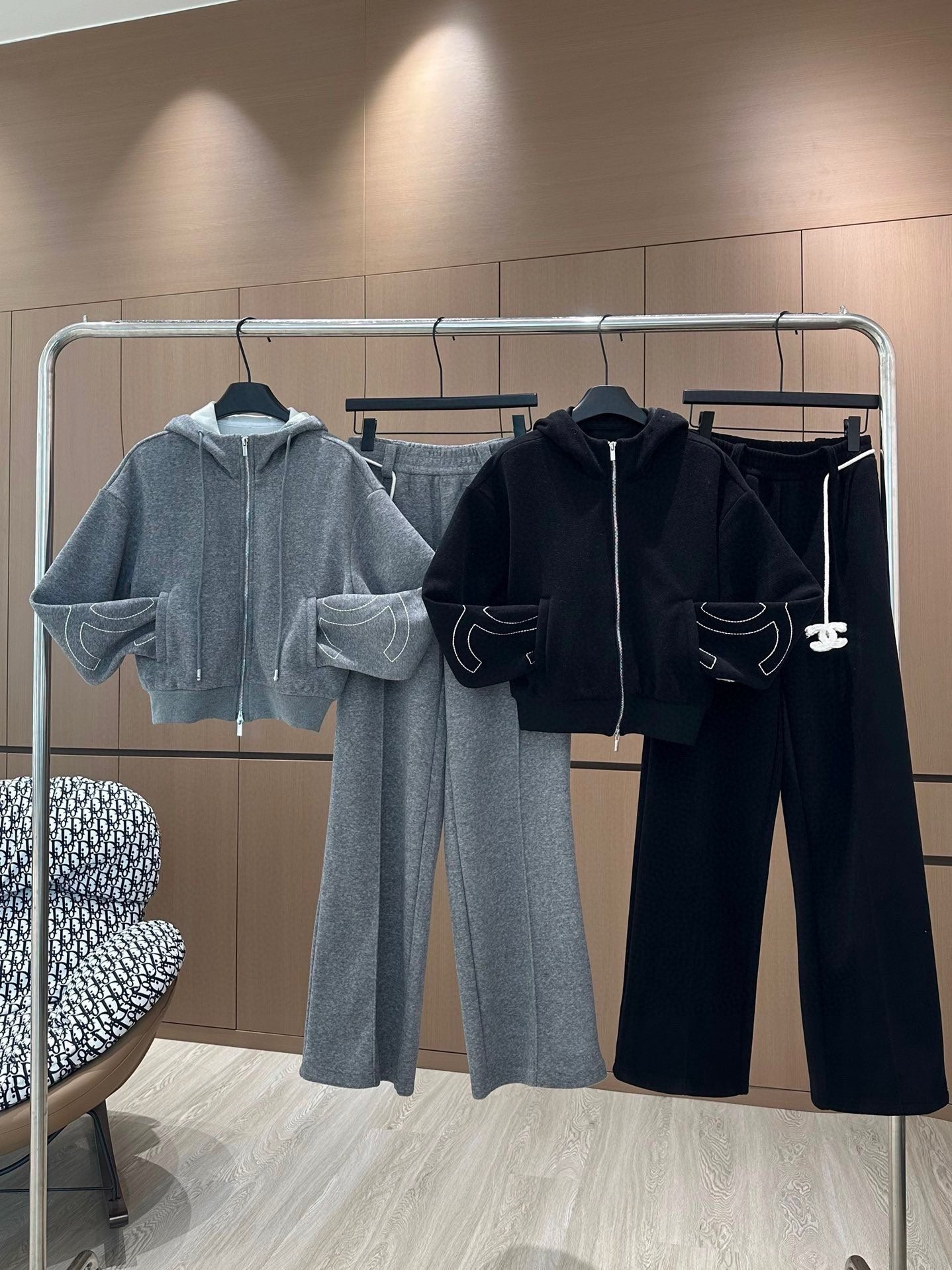 fashionable loose hooded casual suit 0724121111