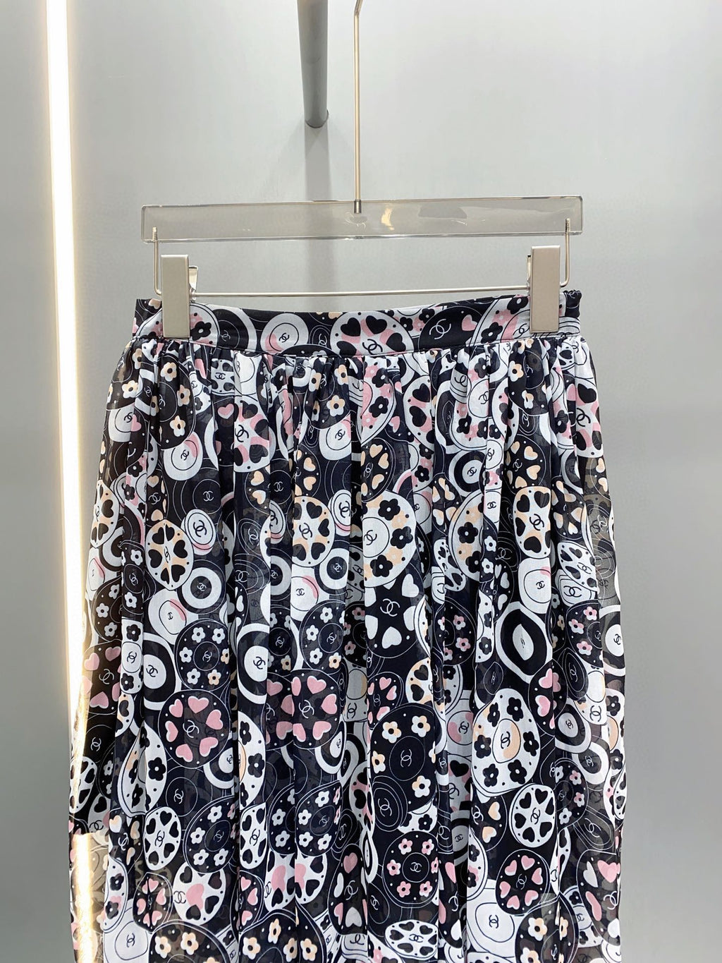 24 Printed shirt suit and skirt 1824042901