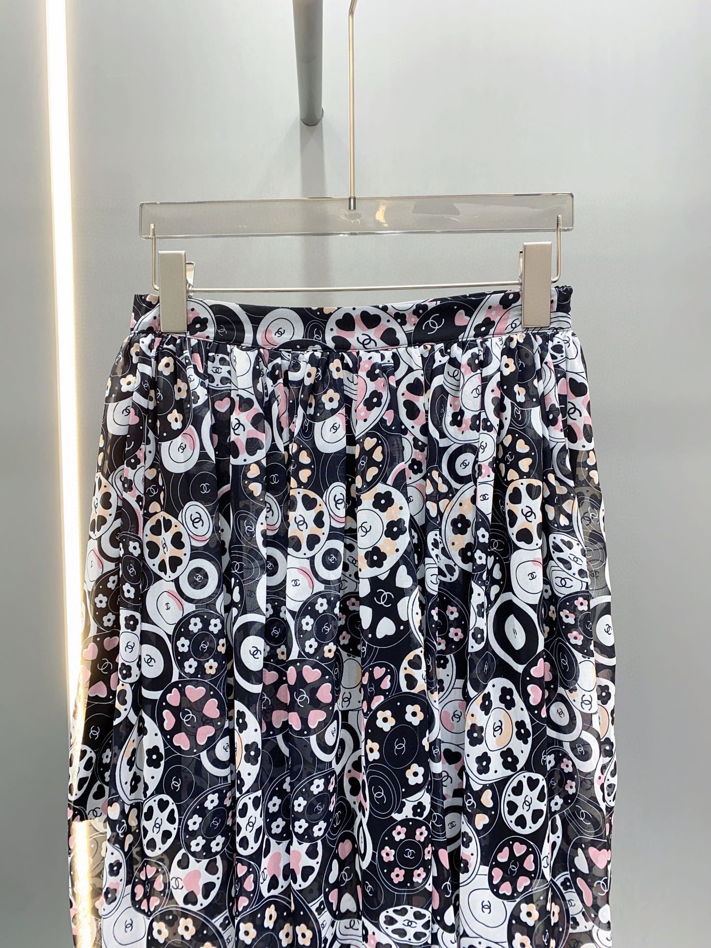 24 Printed shirt suit and skirt 1824042901