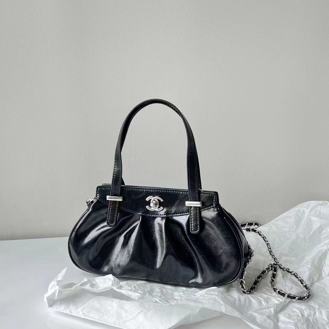 Fashion new commuter pleated cloud bag PD1023080122