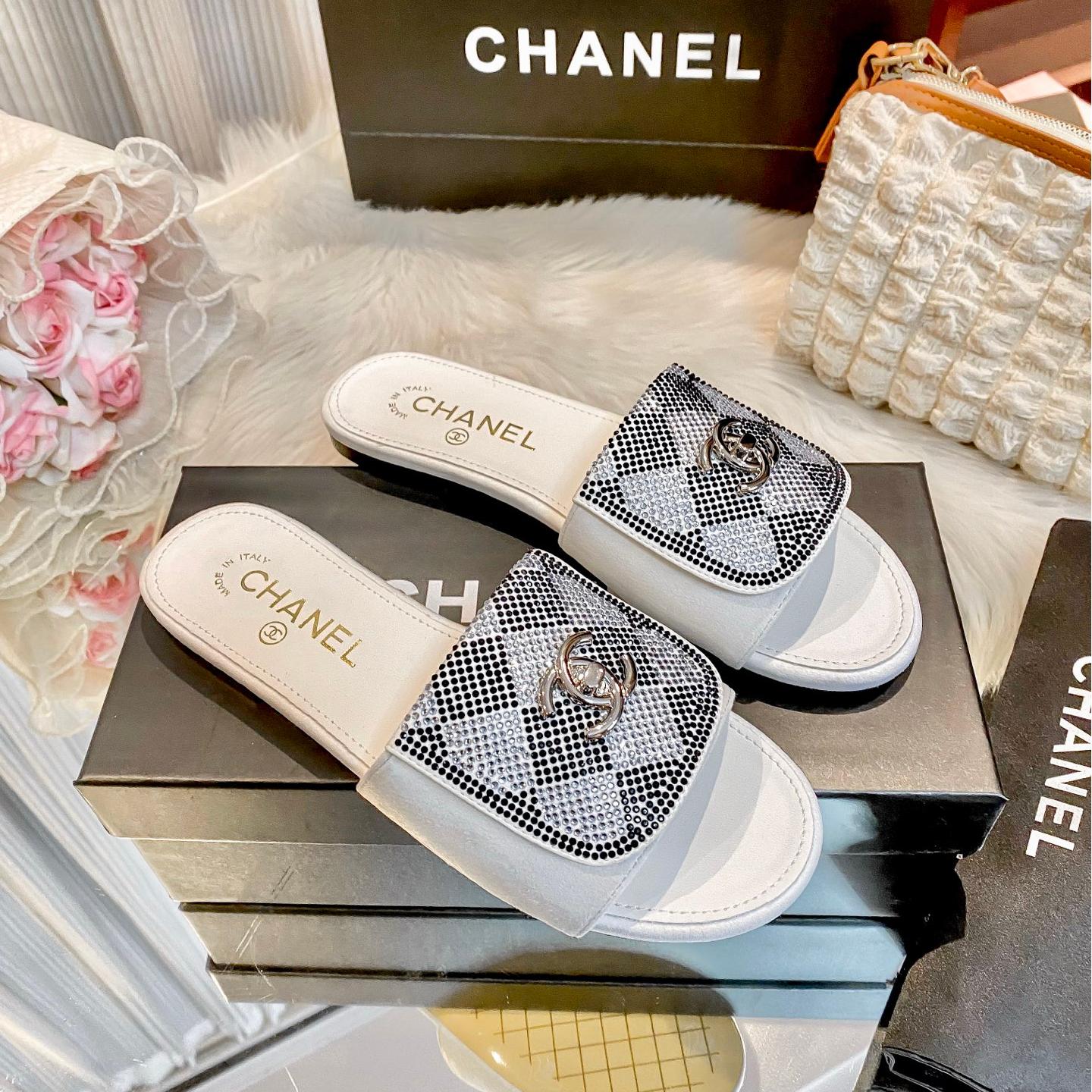 26SS New Women's Slippers 0726031302