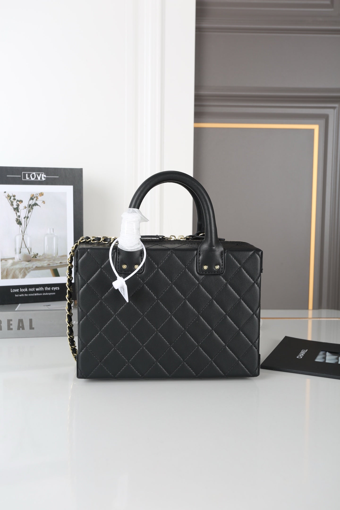 Retro Chain Bag Diamond Pattern Handle Cosmetic Bag Cosmetic Case 0725021301