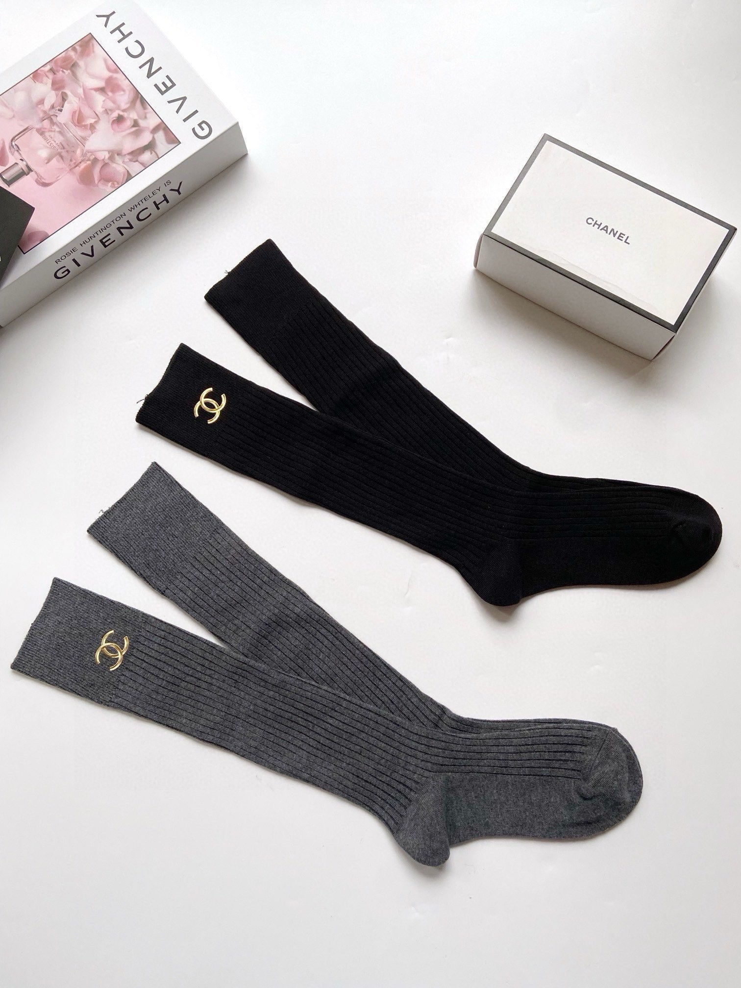 Classic double C letter logo pure cotton stockings calf socks 0724050906
