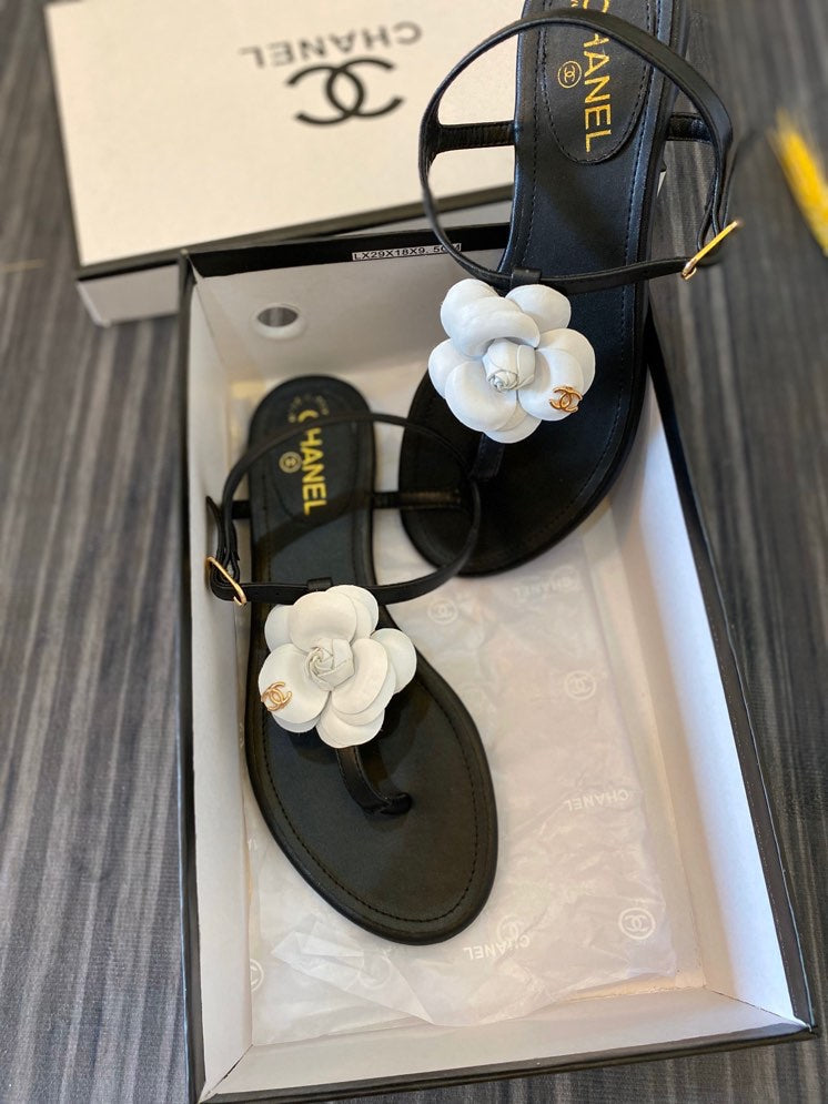 Flat sandals XC0123072817