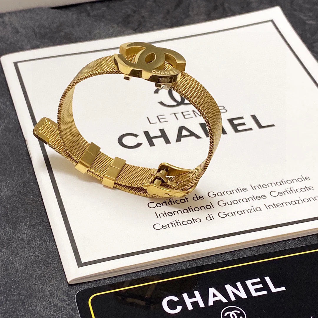 Luxury and versatile wristband 1024080506