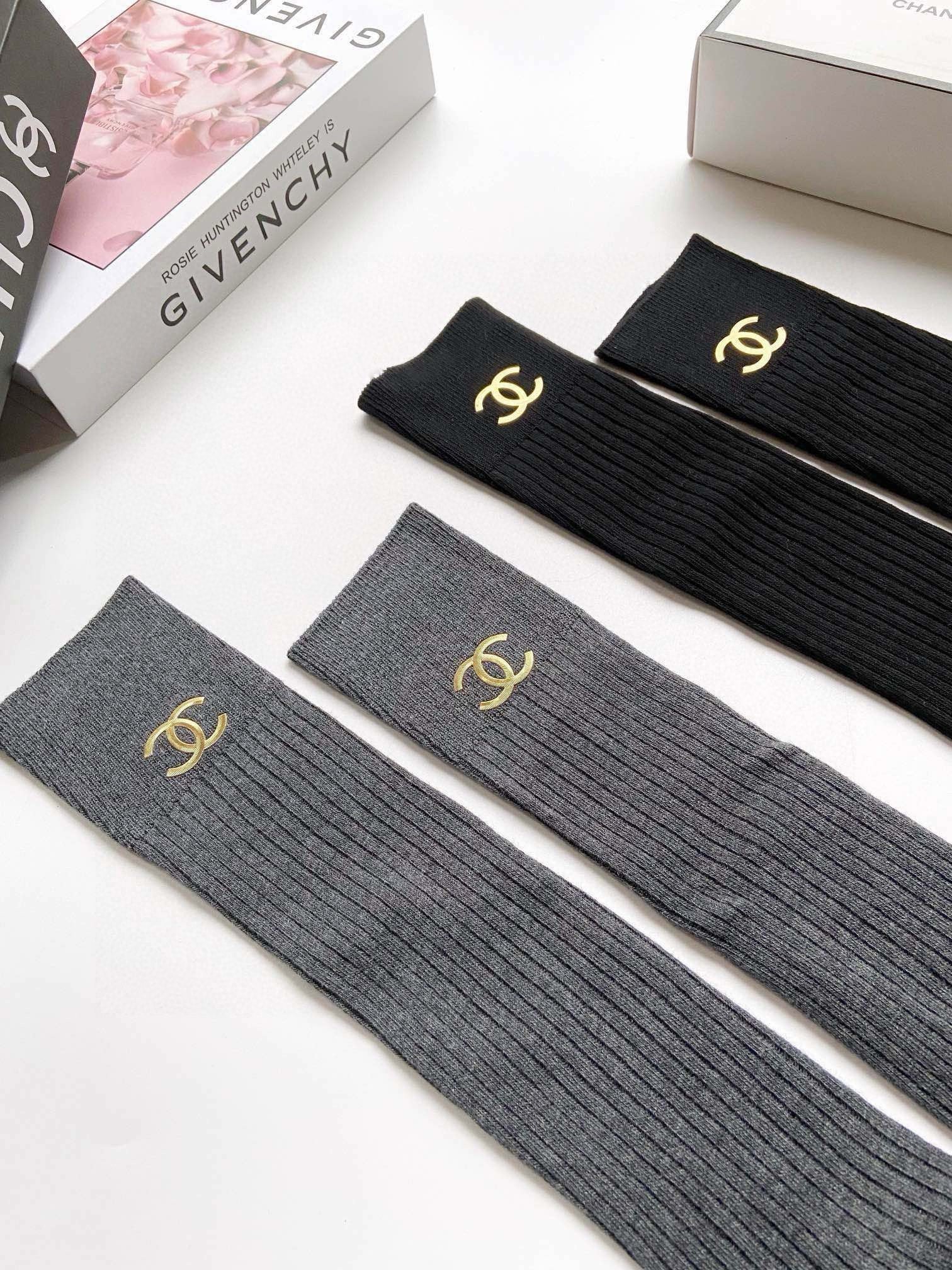 Classic double C letter logo pure cotton stockings calf socks 0724050906