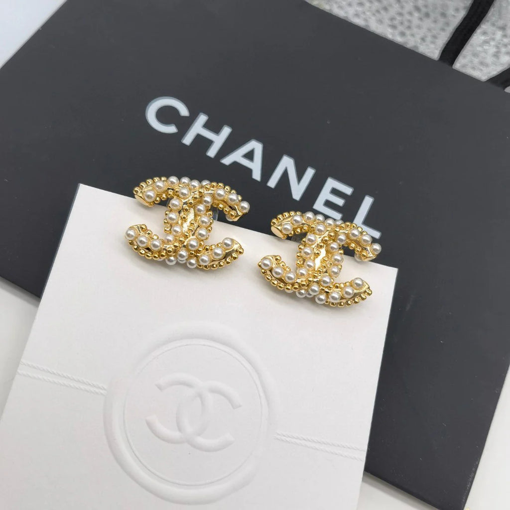 Fashion and versatile earrings 1024052312