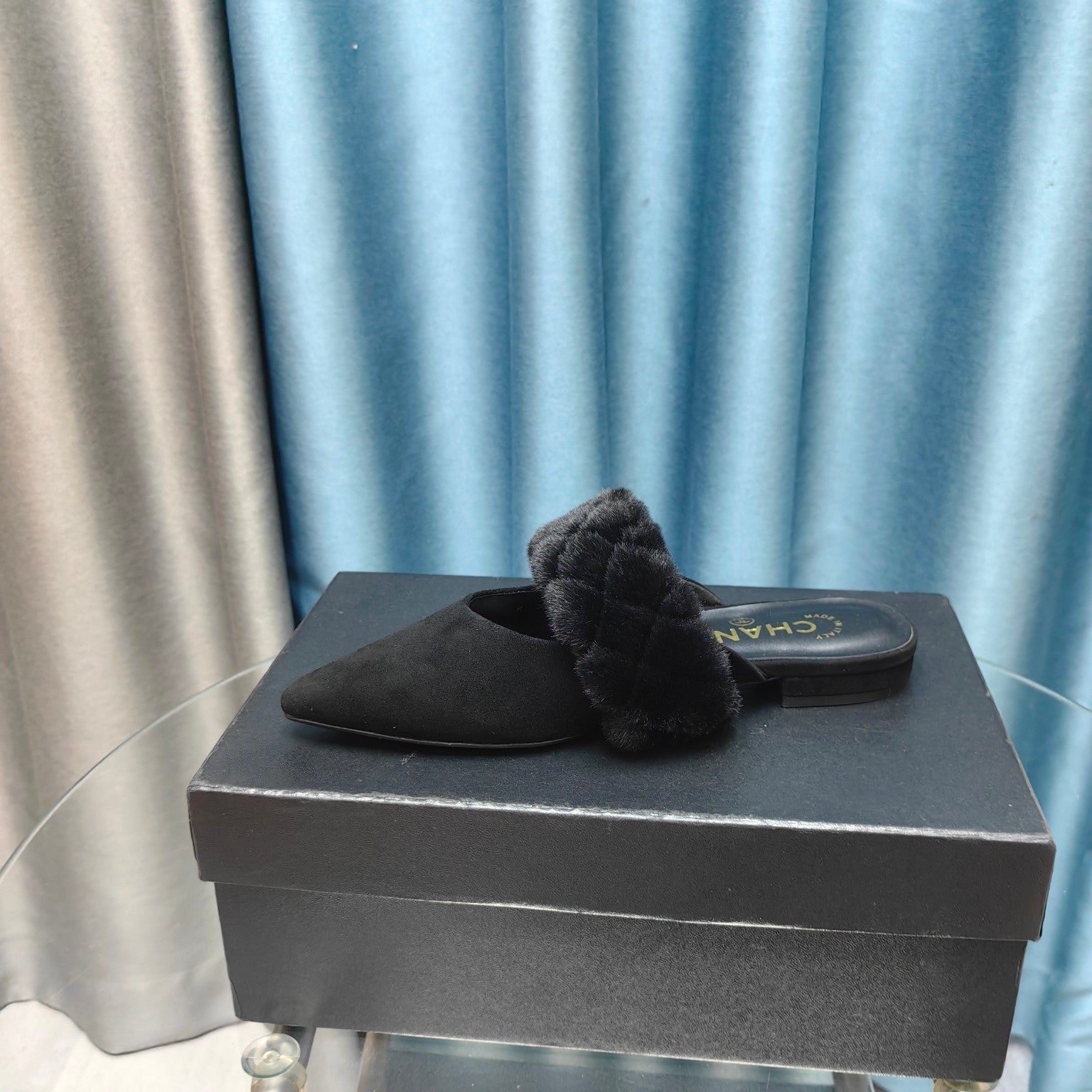 Fashion Pointed Toe Plush Slippers 0725021002