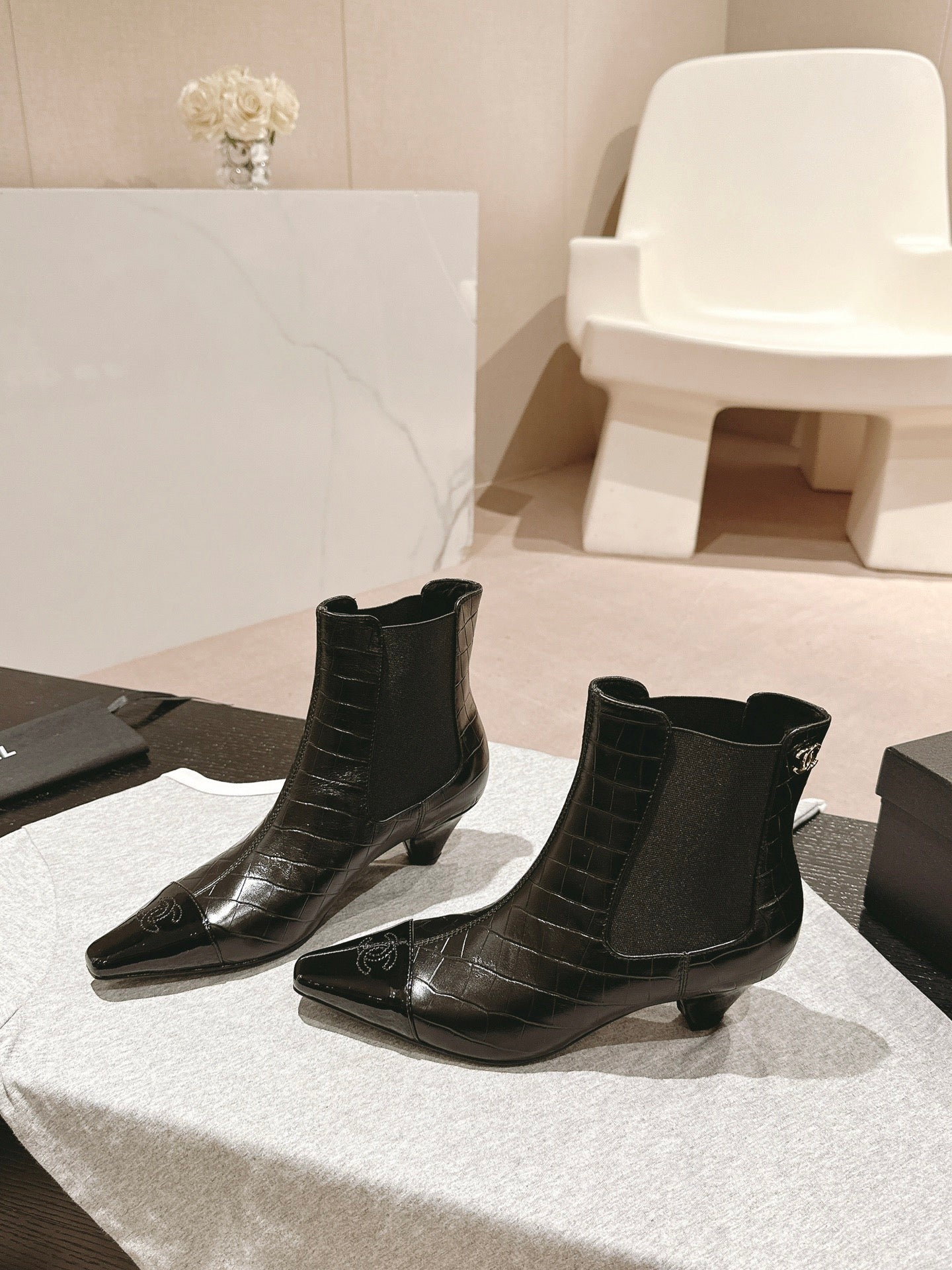 Fashionable Leather Booties 0724101801