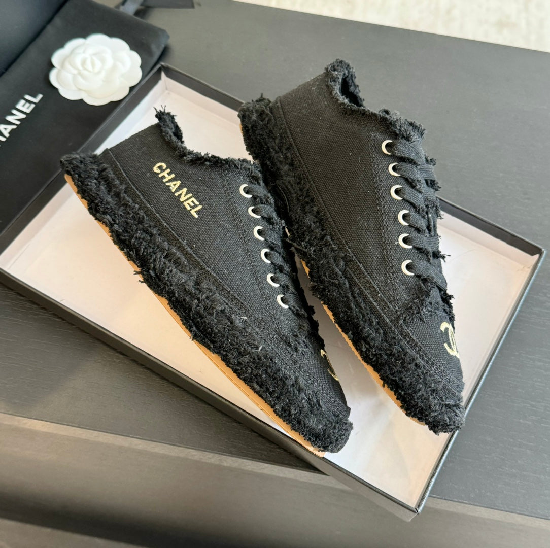 Luxury Fashion Embroidered Tassel Casual Shoes Canvas Shoes 0725020803