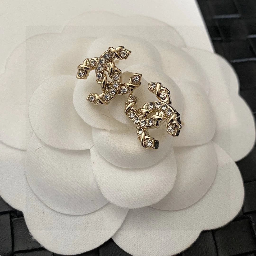 Super versatile new pearl earrings 1024040119