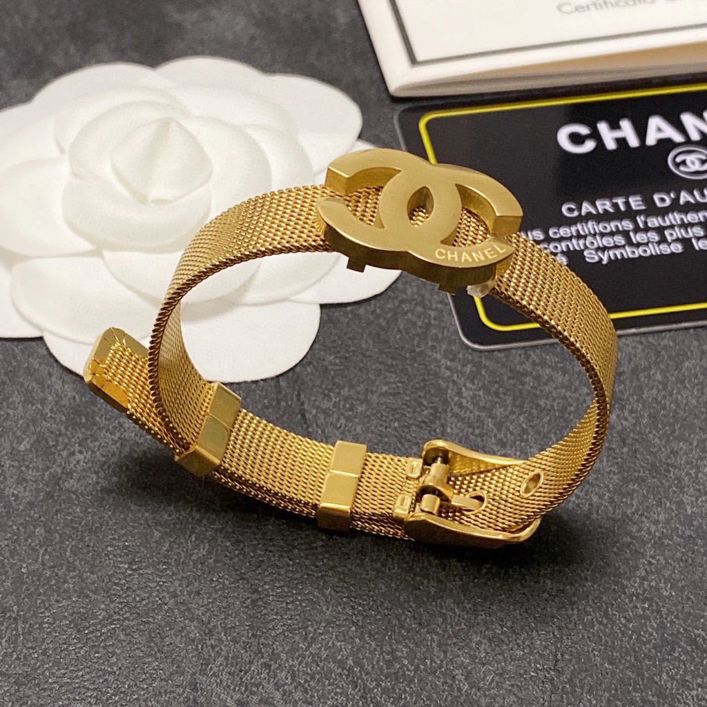 Luxury and versatile wristband 1024080506