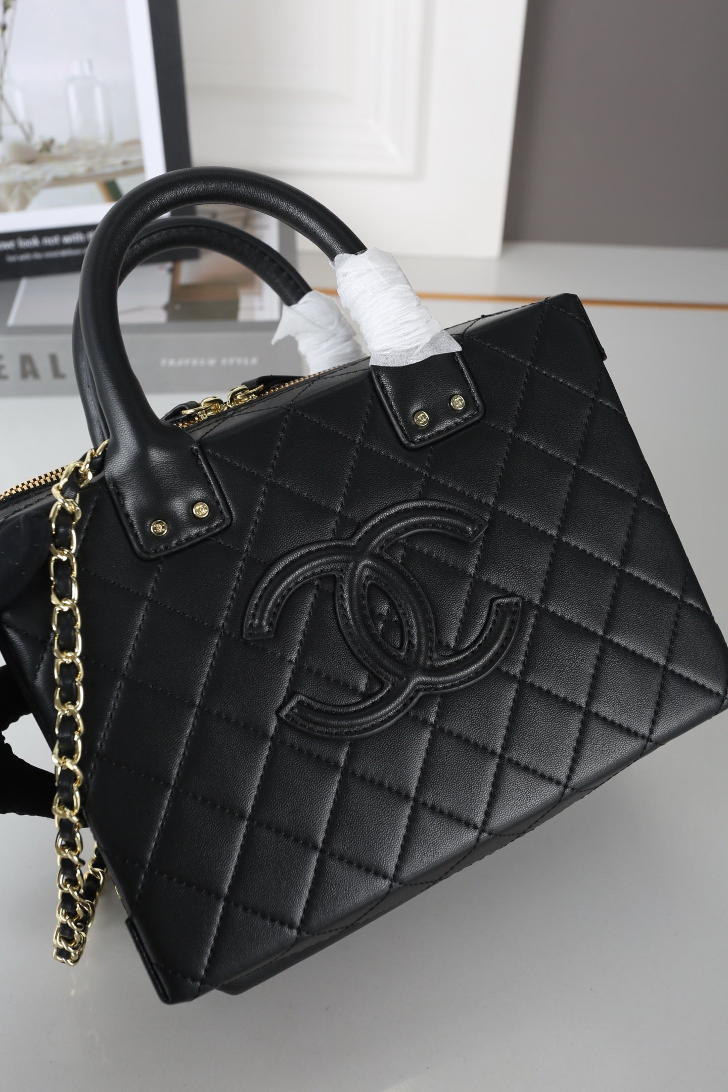 Retro Chain Bag Diamond Pattern Handle Cosmetic Bag Cosmetic Case 0725021301