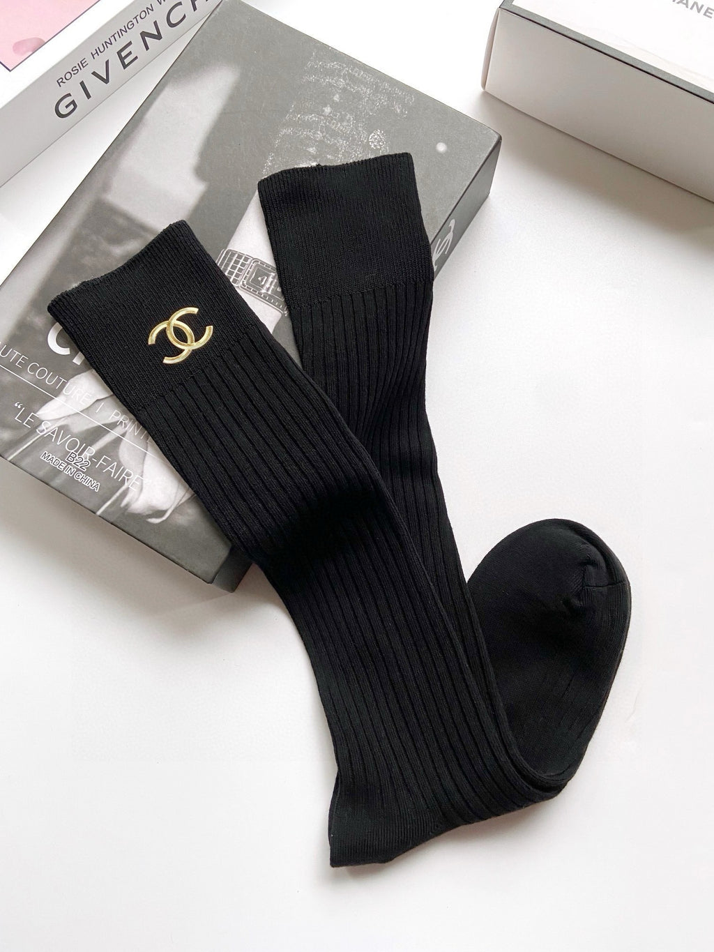 Classic double C letter logo pure cotton stockings calf socks 0724050906
