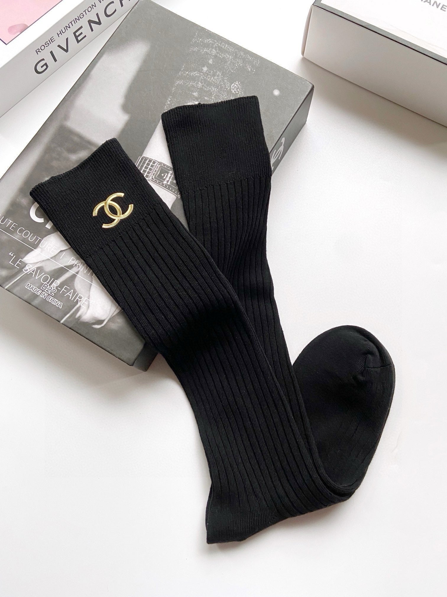 Classic double C letter logo pure cotton stockings calf socks 0724050906
