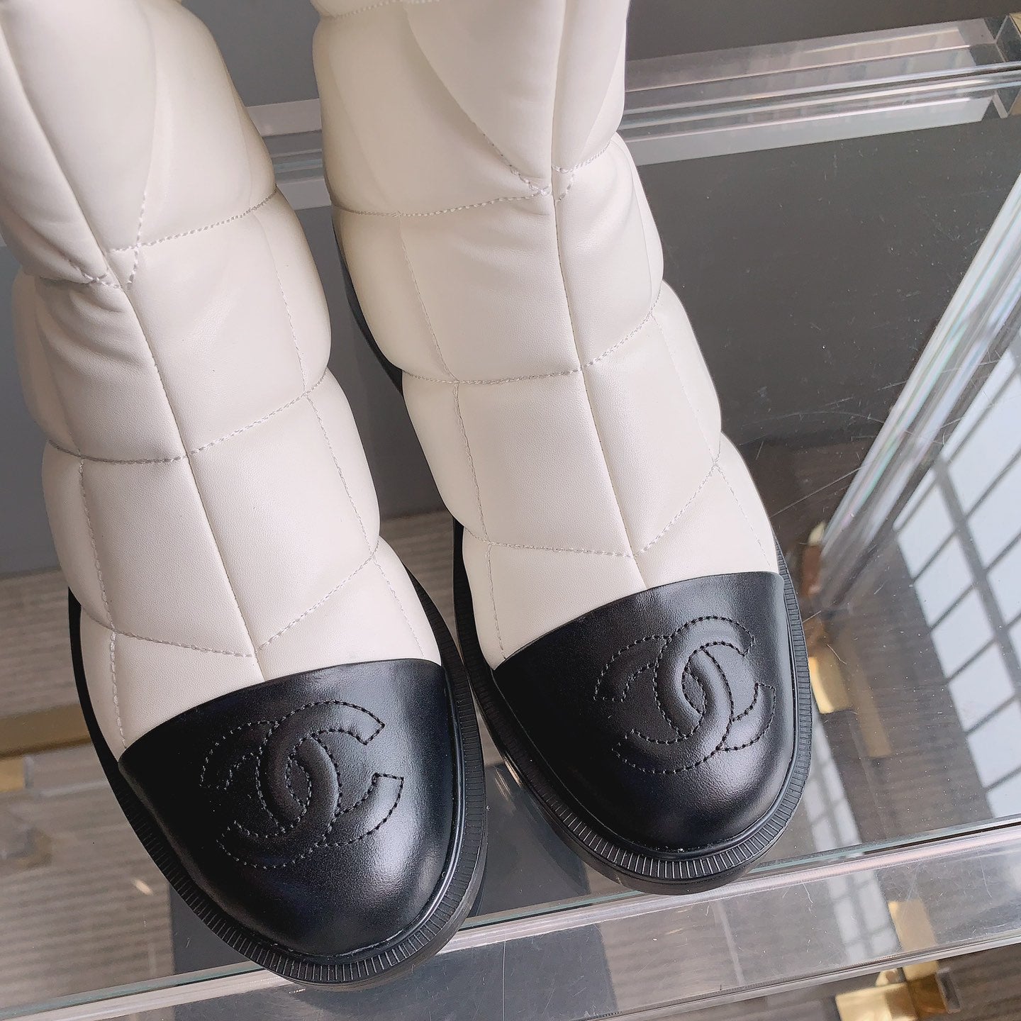 Classic and versatile rhombus short boots 1824061006