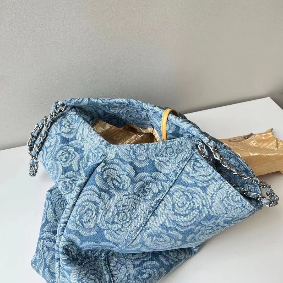 Fashion large capacity messenger bag PD1023080121