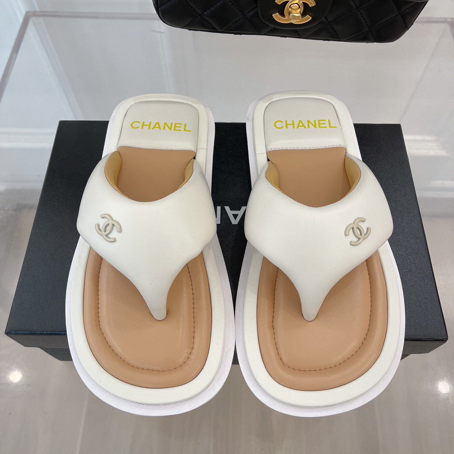 4 color C new flip flops XC07051204