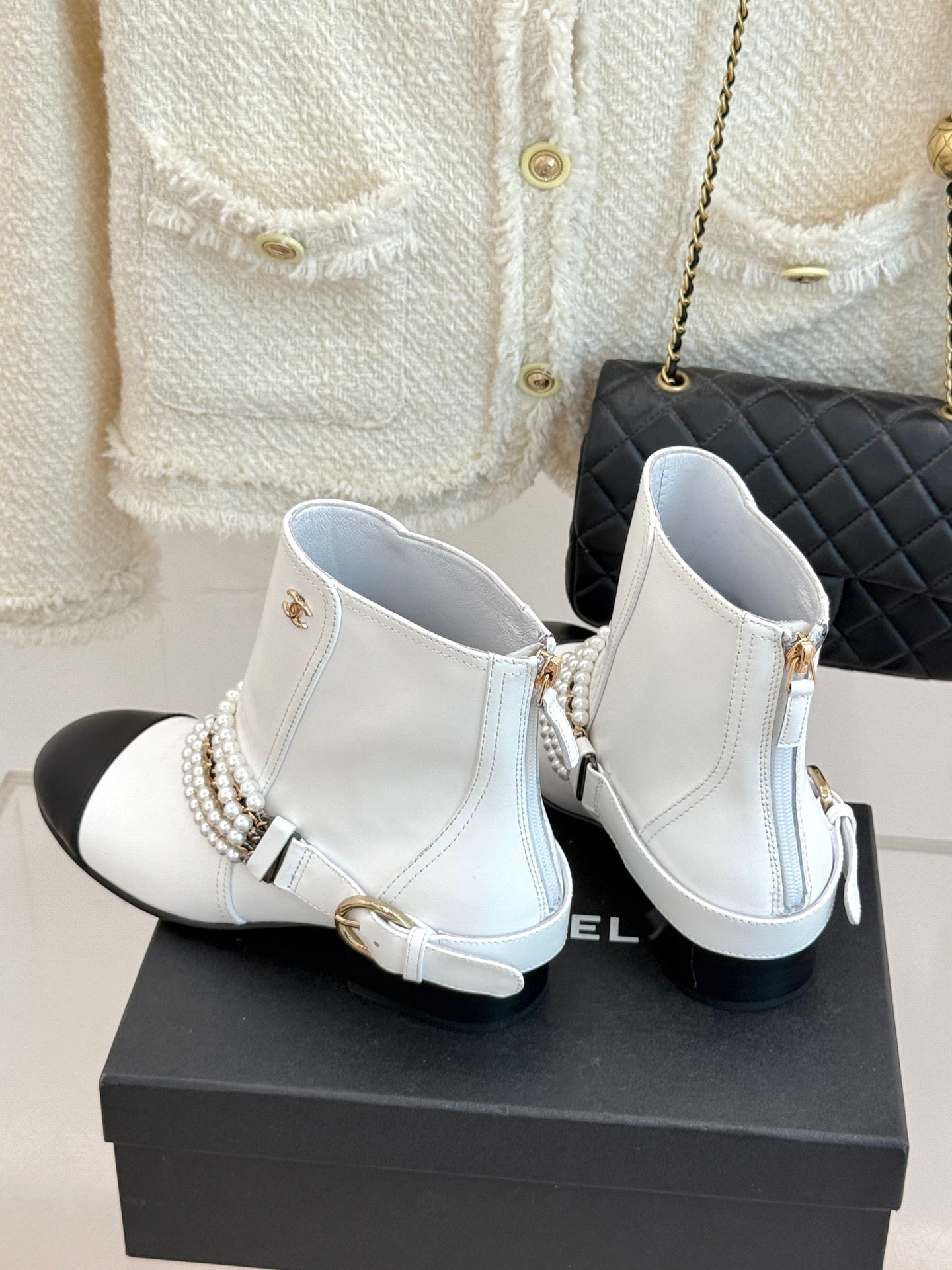 25ss new fashionable pearl chain ankle boots 0725090810