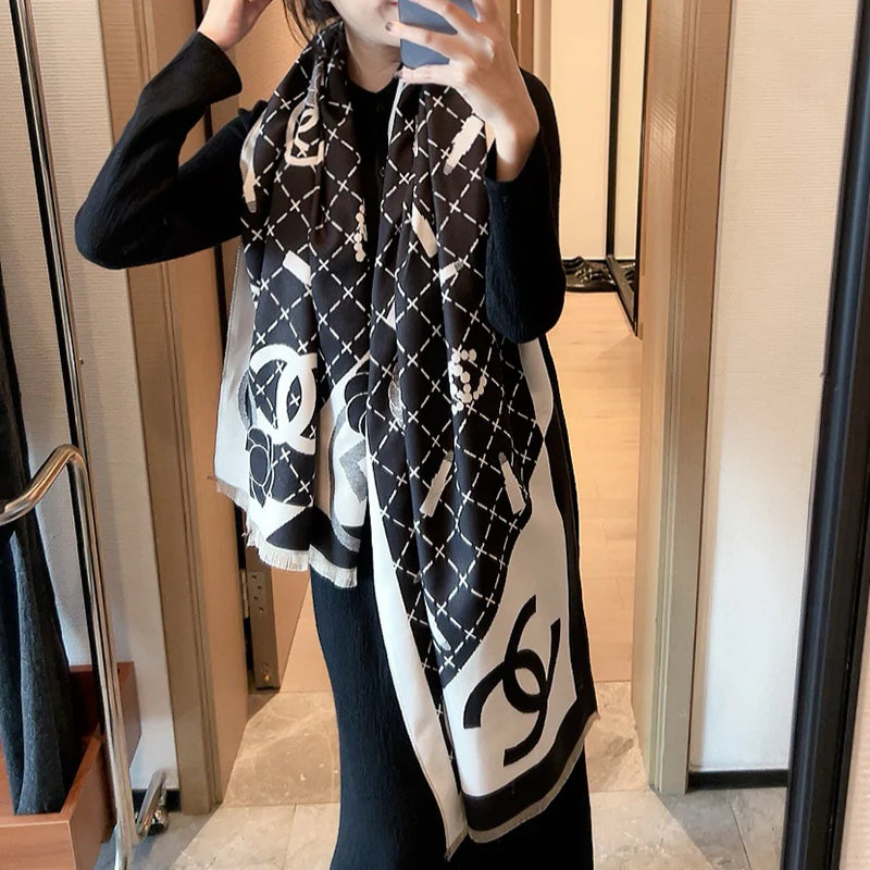 Fashion and versatile cashmere scarf 1024093004