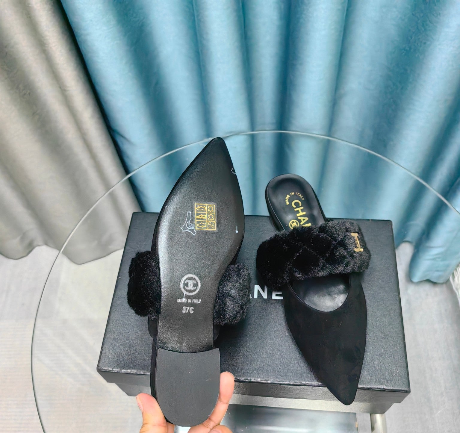 Fashion Pointed Toe Plush Slippers 0725021002