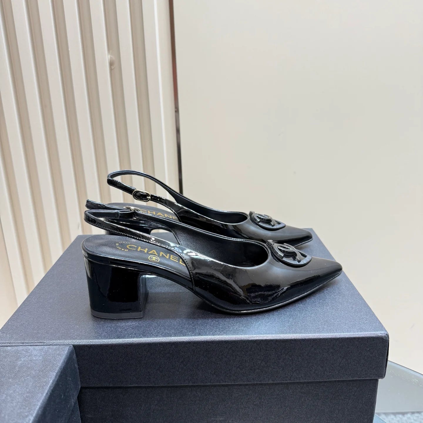 Top High-end Chunky Heel 5.5cm Sandals 1025030411