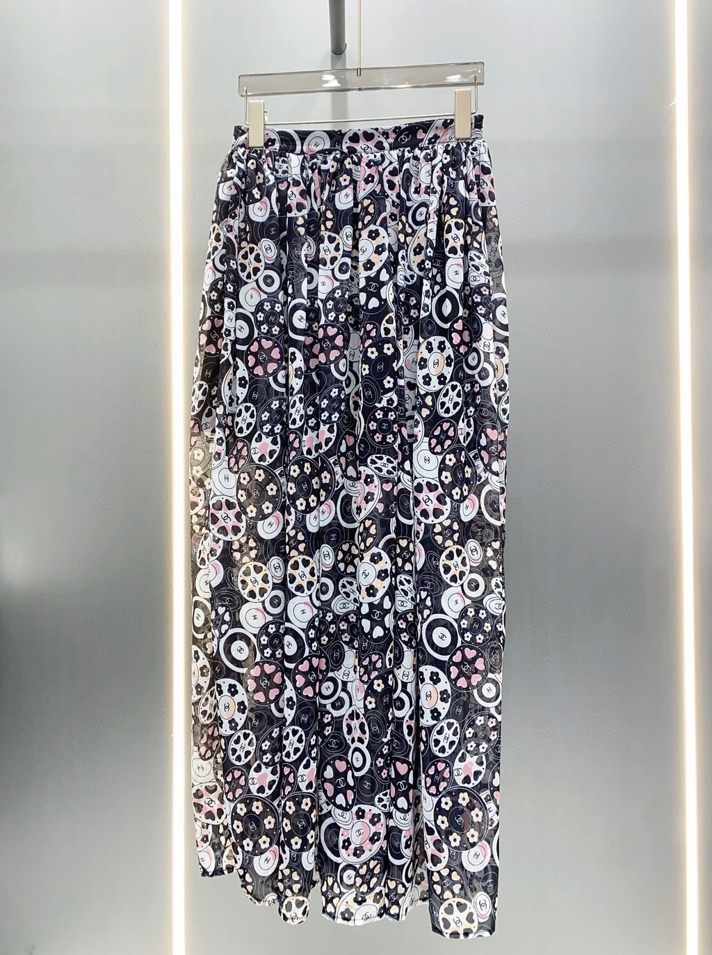 24 Printed shirt suit and skirt 1824042901