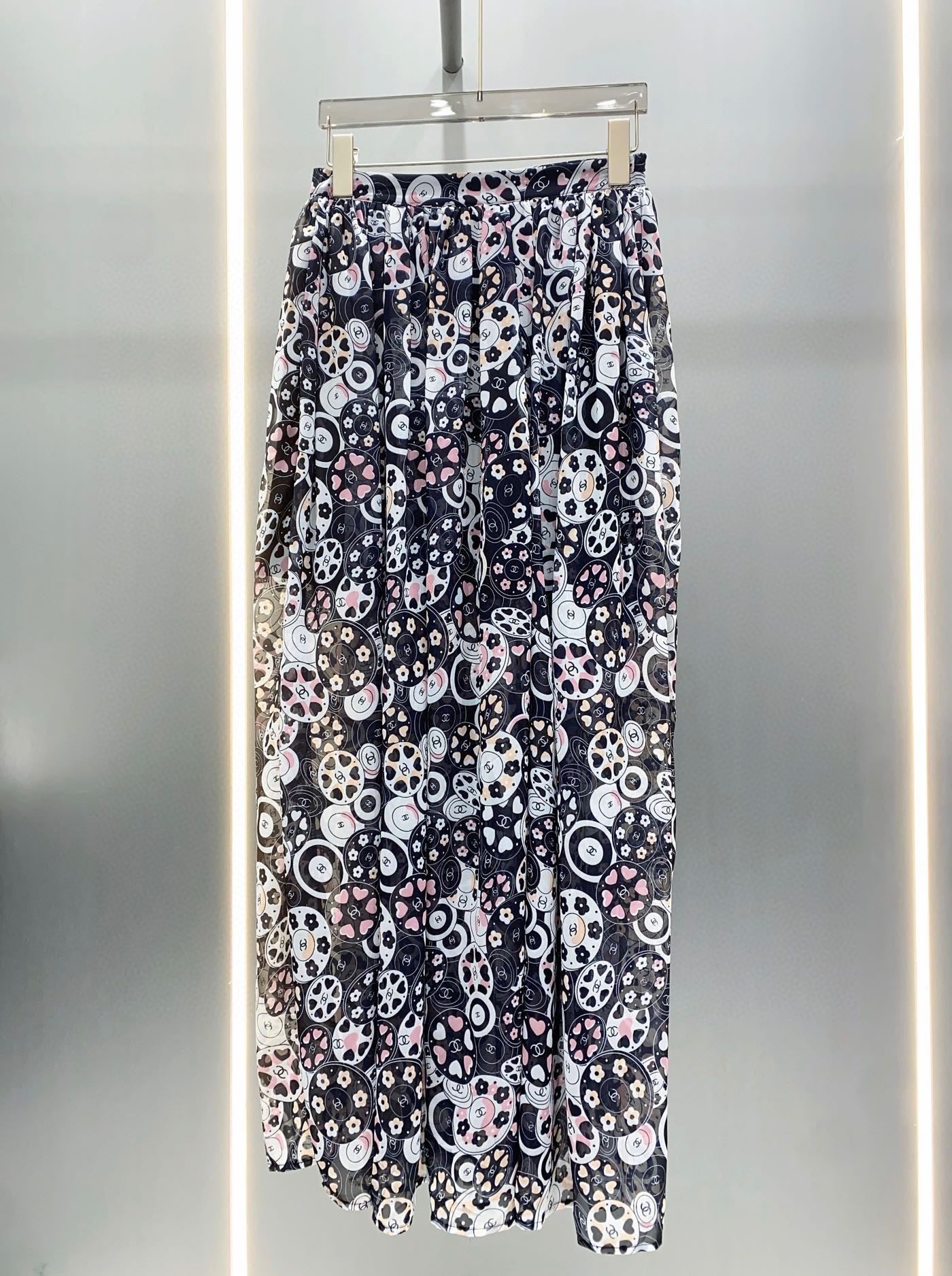 24 Printed shirt suit and skirt 1824042901