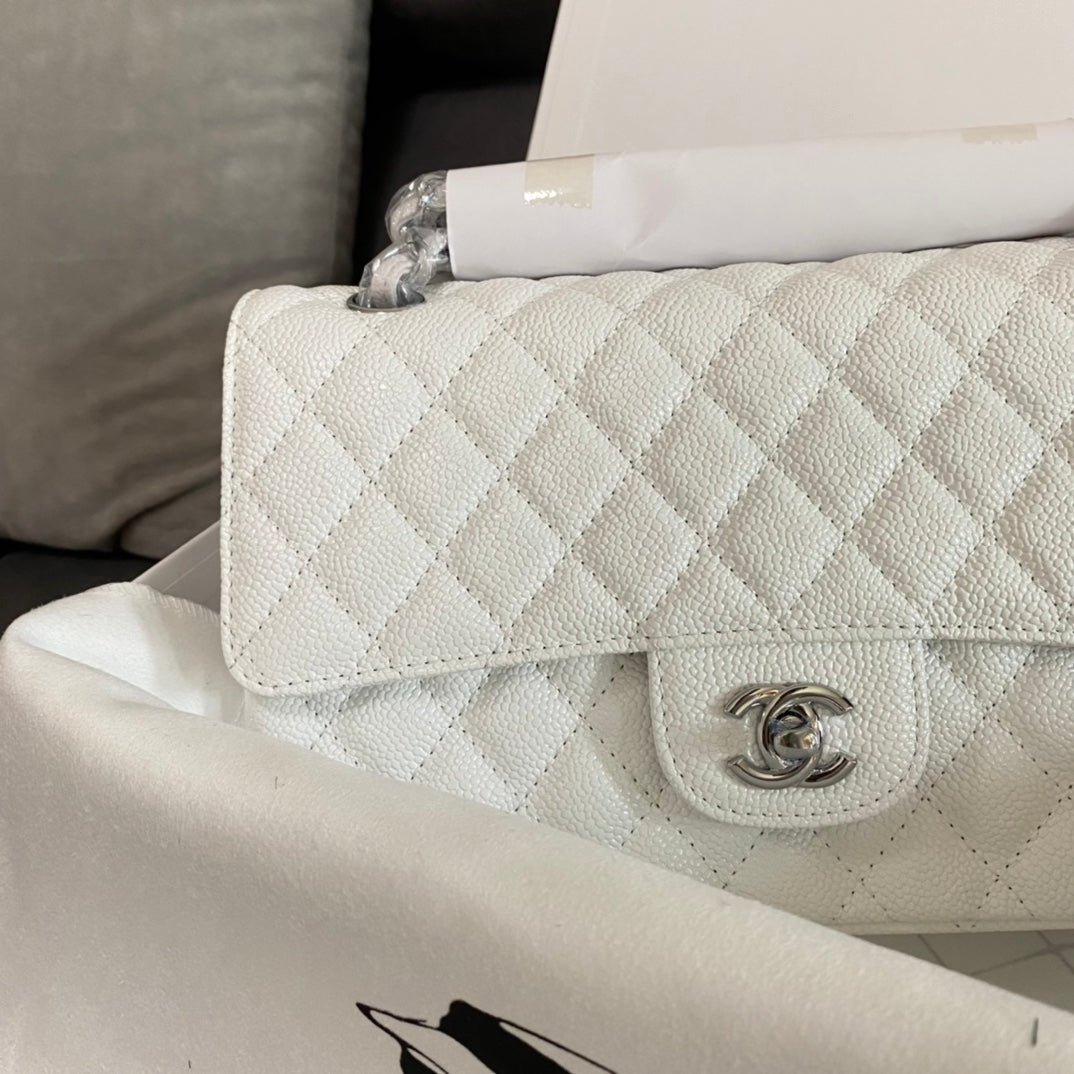 Flap Handbag With SiLer-tone Metal