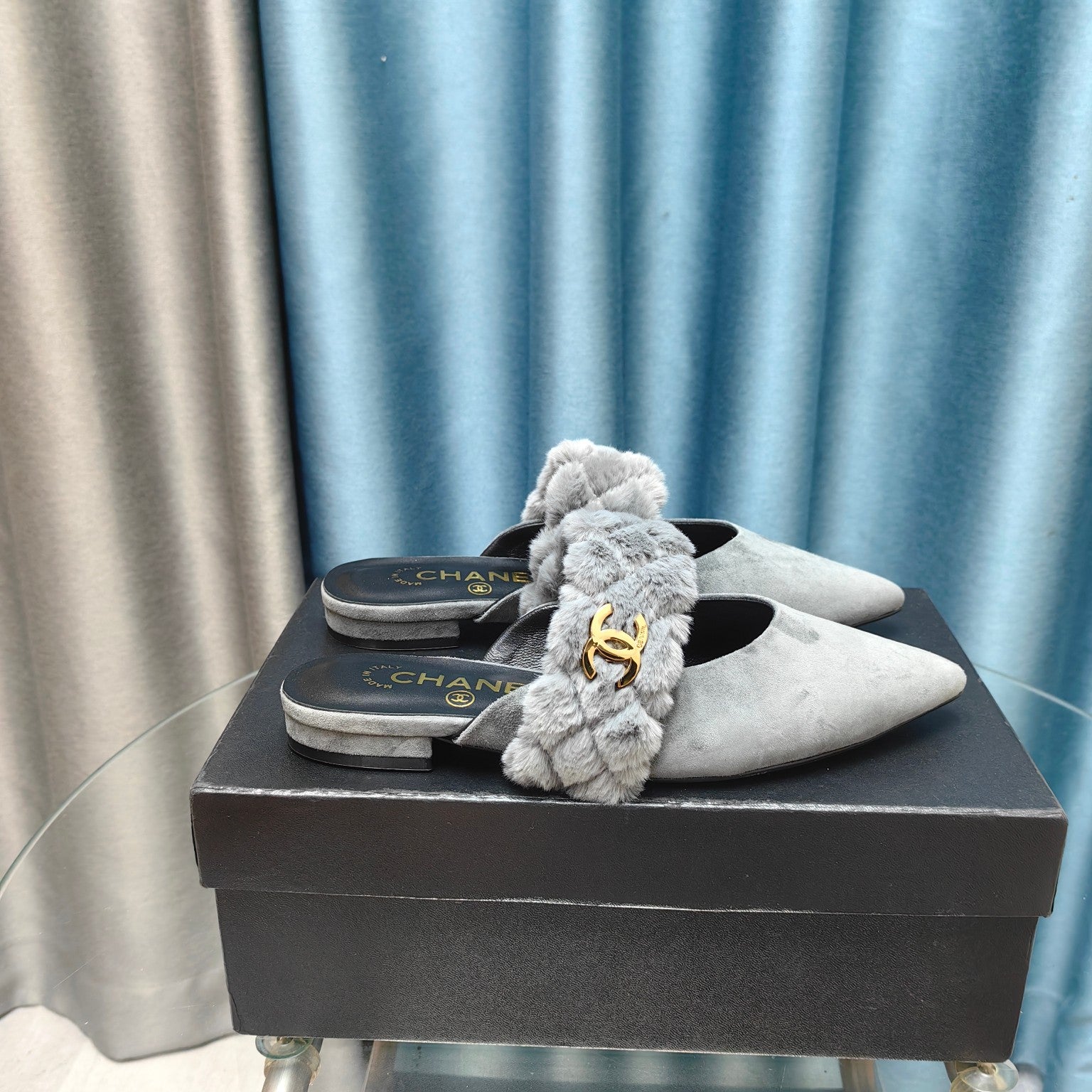 Fashion Pointed Toe Plush Slippers 0725021002