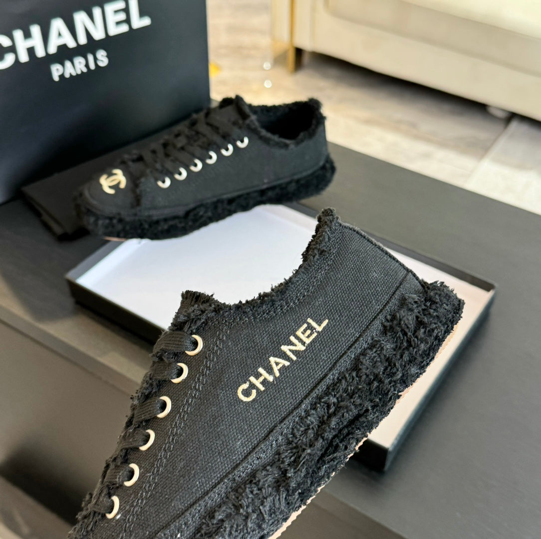 Luxury Fashion Embroidered Tassel Casual Shoes Canvas Shoes 0725020803