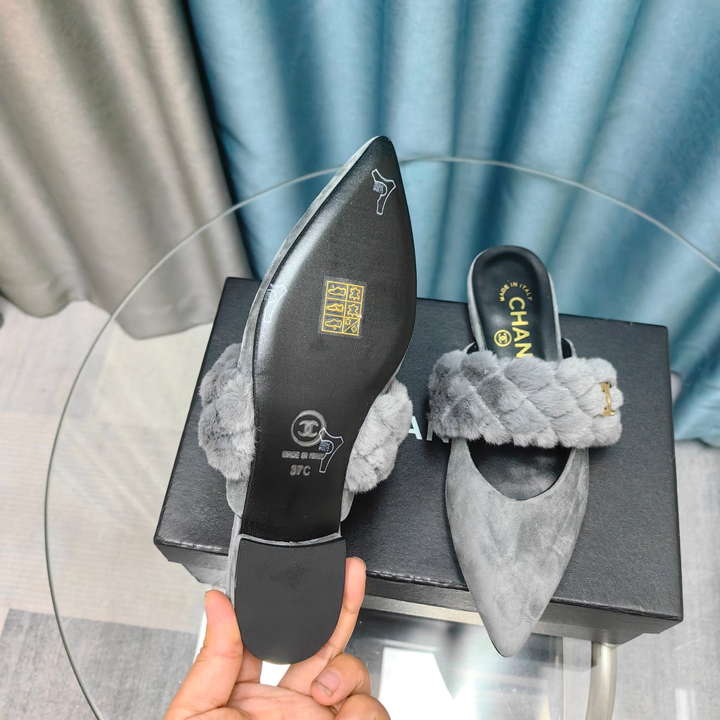 Fashion Pointed Toe Plush Slippers 0725021002