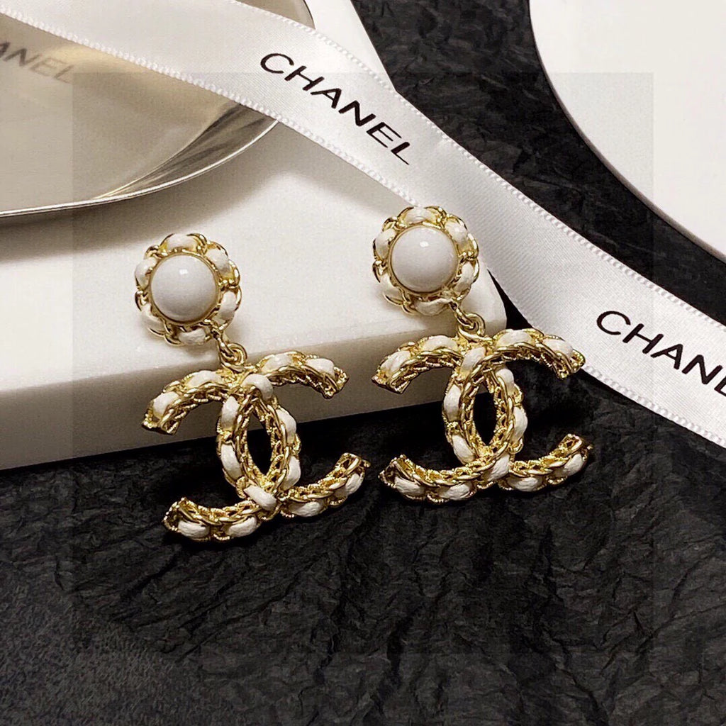 New fashionable and versatile earrings 1024072910
