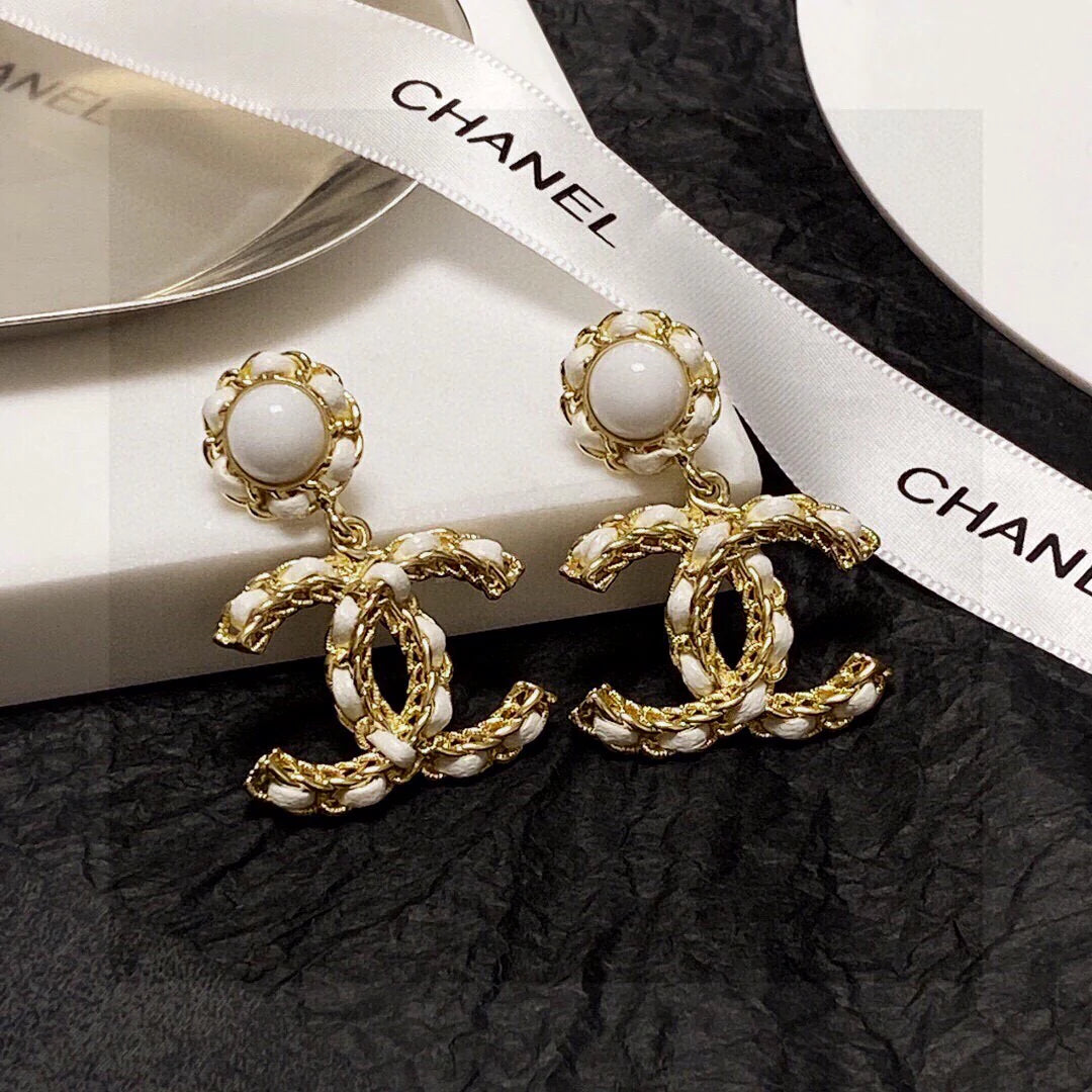 New fashionable and versatile earrings 1024072910