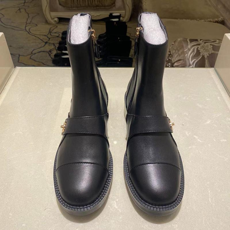 Fashion classic versatile women's boots 1023120418